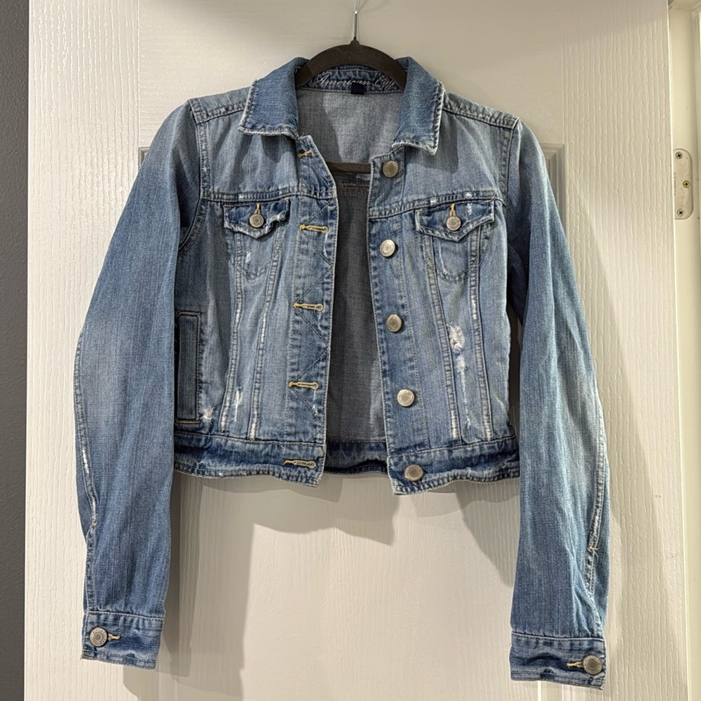 American Eagle, distressed, jean jacket size Small‎